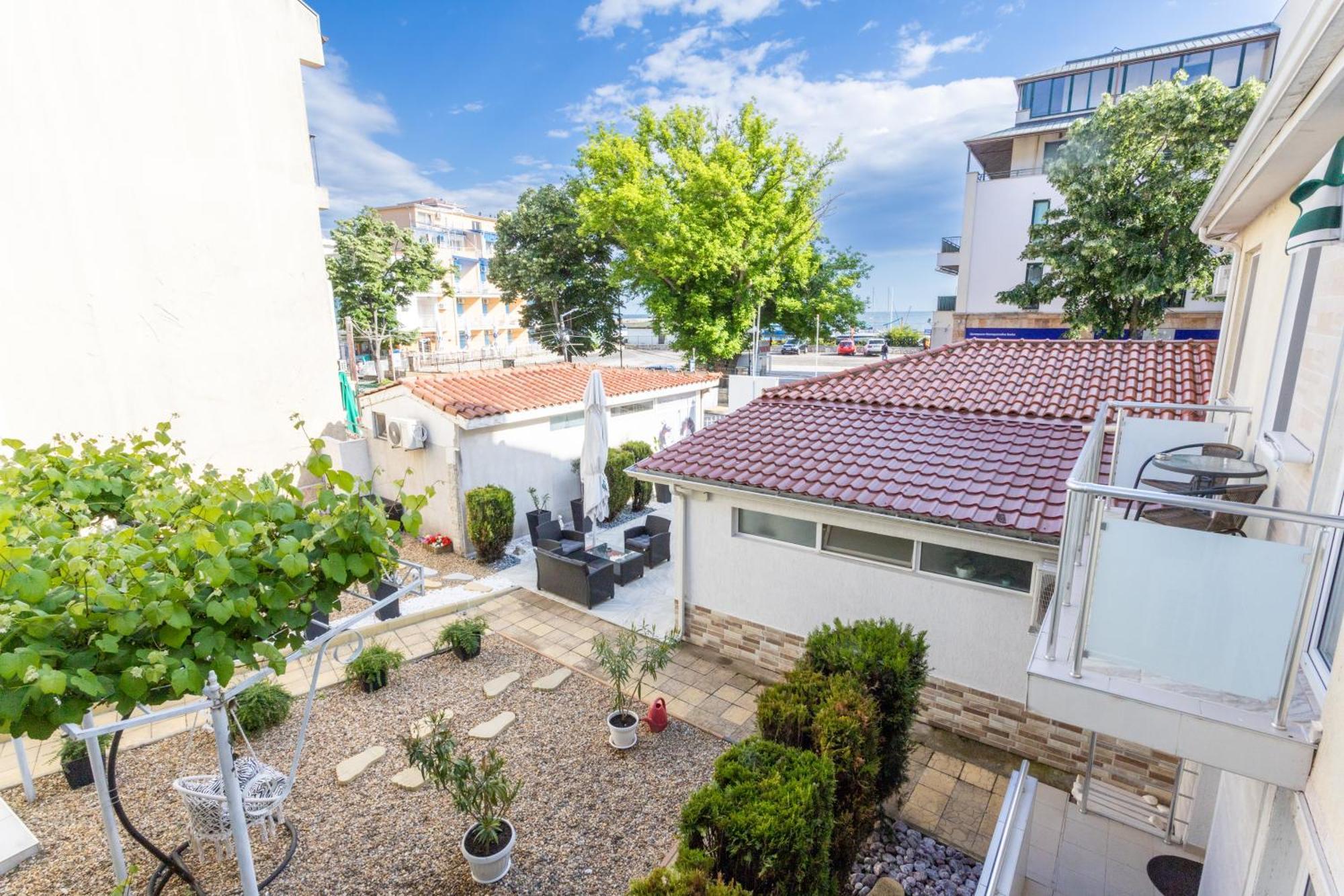 Guest House Desi - Къща За Гости Деси Balchik Ngoại thất bức ảnh